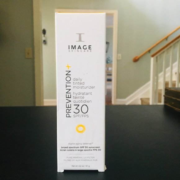 Image Skincare Prevention+ Daily Tinted Moisturizer SPF 30, 3.2 oz - Picture 3 of 4